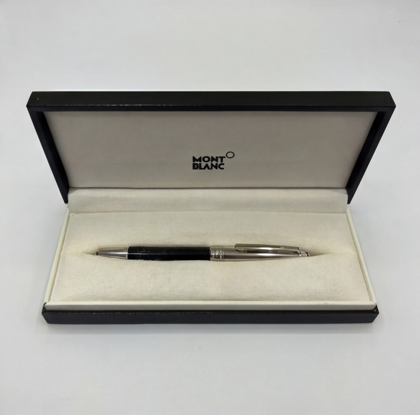 Montblanc Meisterstück Ballpoint Pen – Black Resin & Platinum Finish